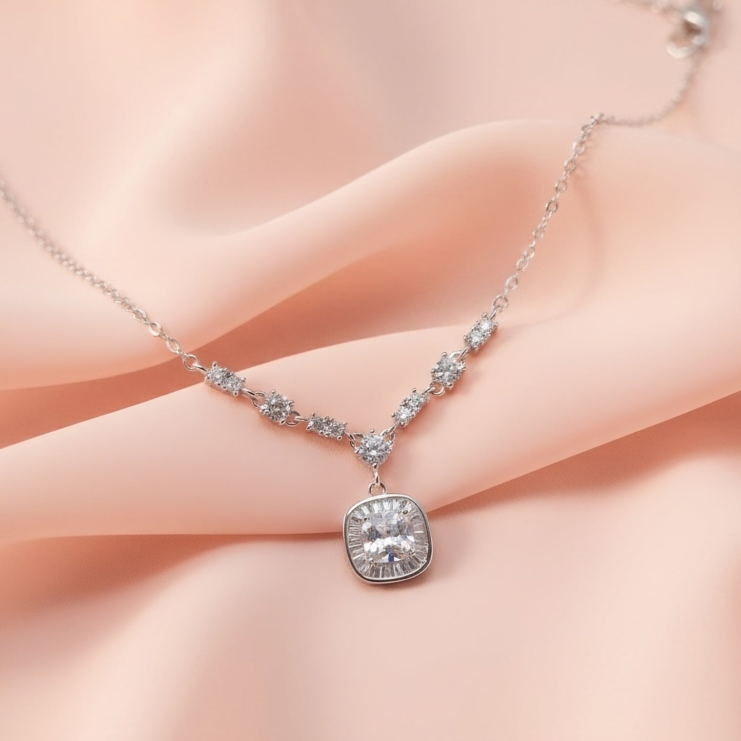 The Starlight Pendant Set Short Design